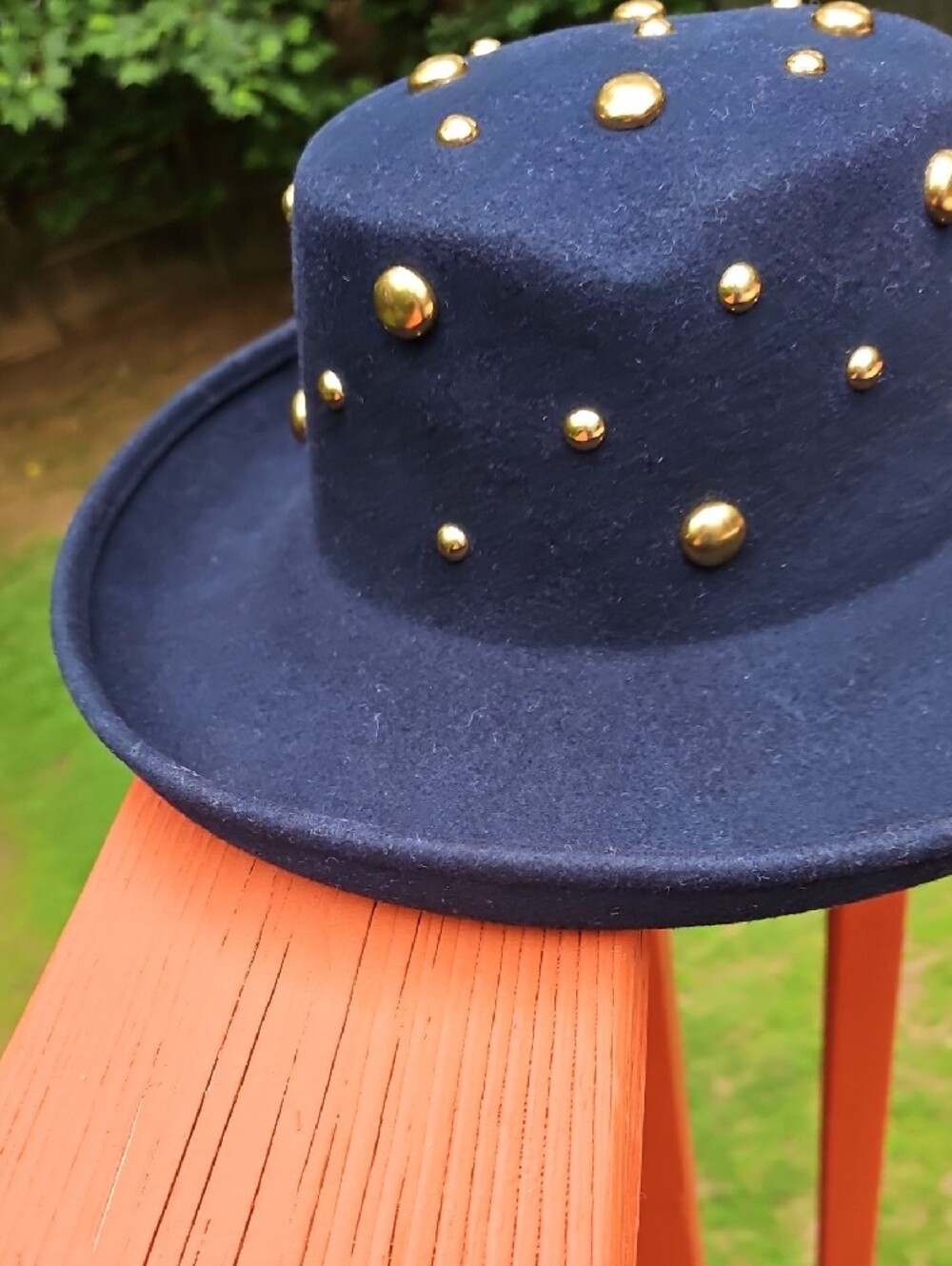 Vintage Betmar New York 100% Wool Gold-Studs Navy Felt Wide-Brim Hat - Picture 6 of 17